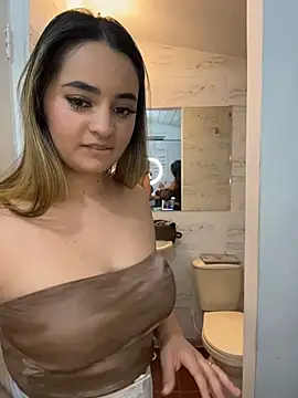 Antonella_Julieta webcam