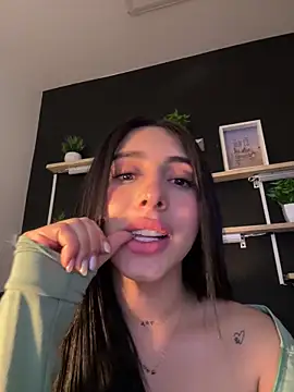 Webcam Model (isabella_jade)  is live.Free join now!