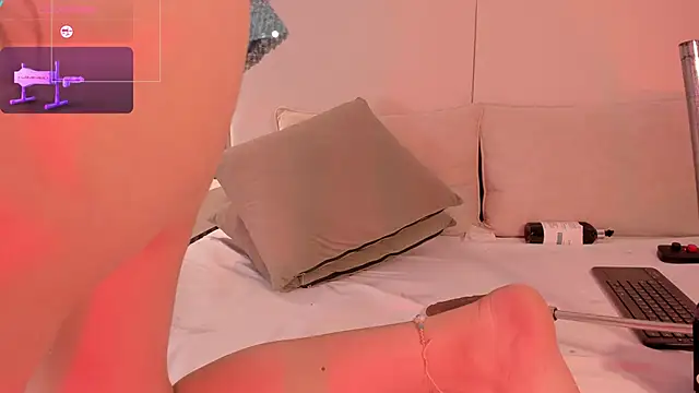 annie_clarkson webcam