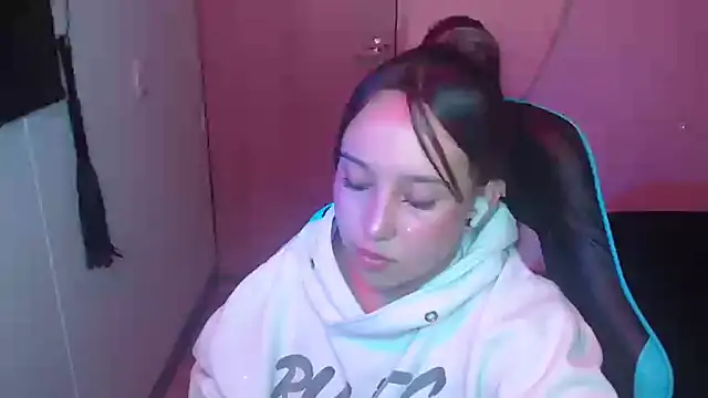 Skarlet_Adams28 webcam