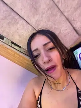 Webcam Model (kendall_flower)  is live.Free join now!