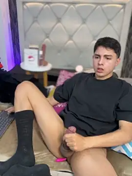 samu_hott - Samu_Hott's free webcam - UK Sex Cams