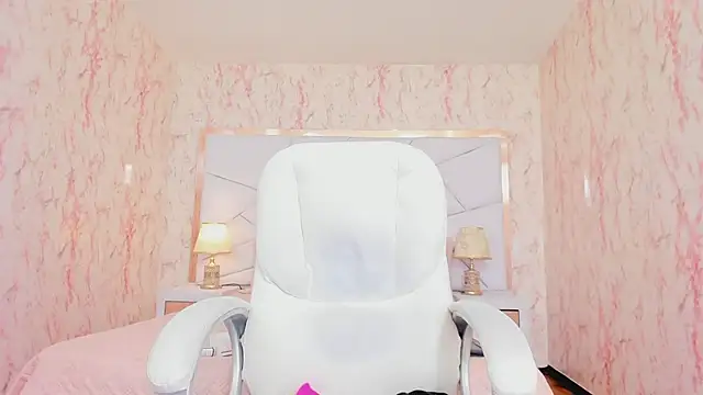 Emily_Whinfre webcam