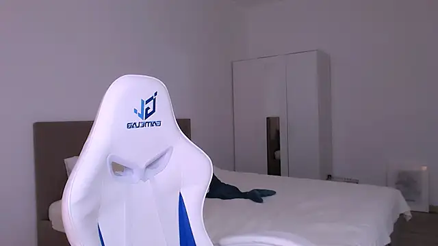 Luna_insniity webcam