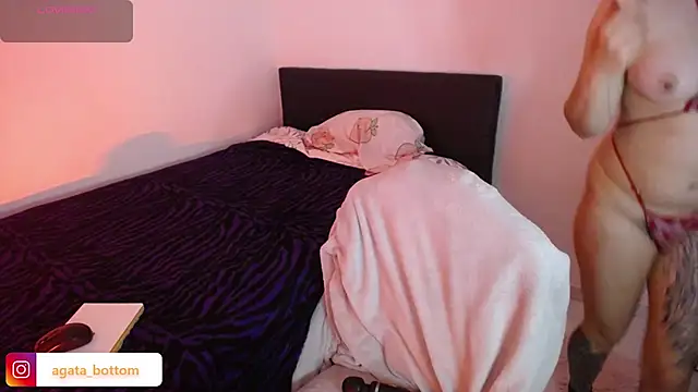 NewAgatha_Bolton webcam