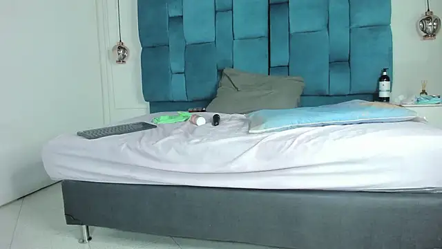 mia__fernandez webcam