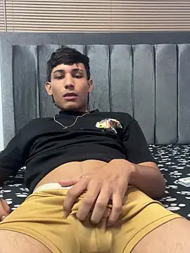 cody_fox10's live cam