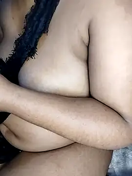 SweetJuicyPussy97 webcam