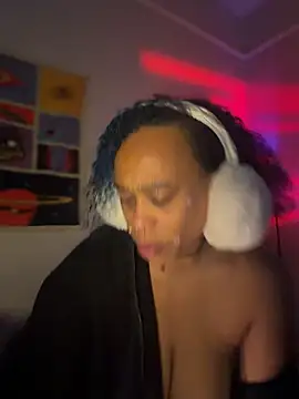 Lunalovesyou8 webcam