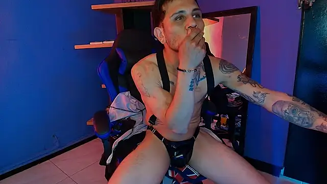 thonixxx_mr - Thonixxx_mr's free webcam - UK Sex Cams