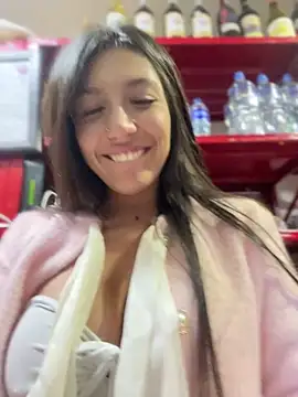 MiaJones21's live cam