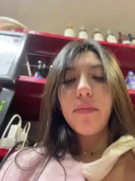 MiaJones21's live cam