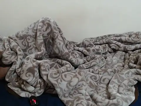 SweetDarkBrownie webcam