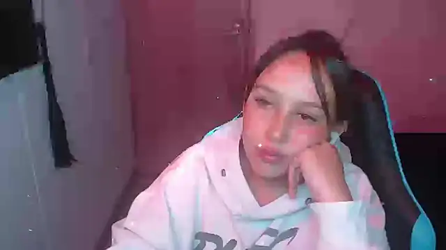 Skarlet_Adams28 webcam