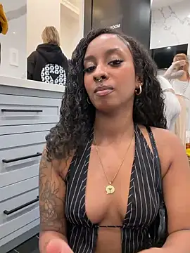 your_paris - Your_Paris's free webcam