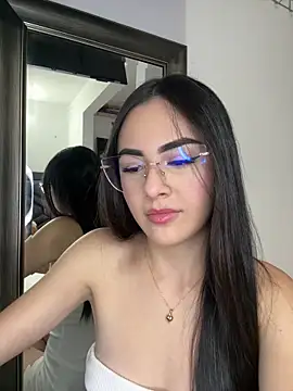 Webcam Model (IslaCole)  is live.Free join now!