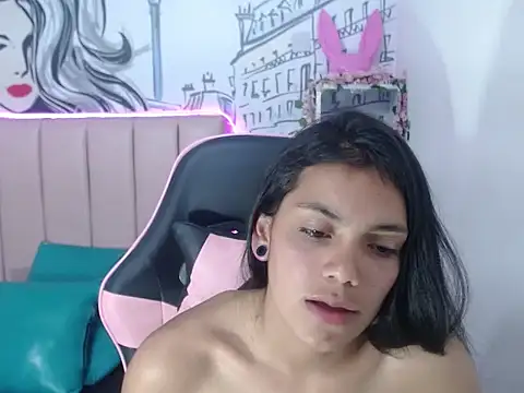 cora_desirers707 webcam