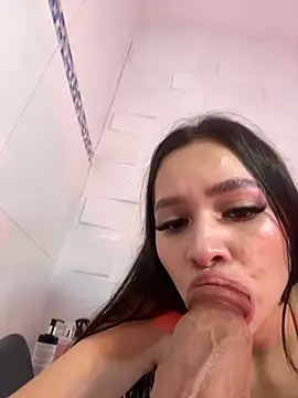 Ivonne_Millerr webcam