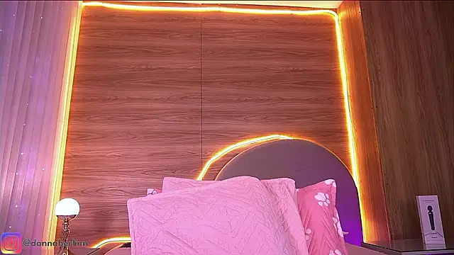 danna_berlin_'s Stripchat show and profile