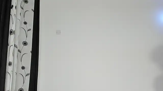 CREAMY_BUBBLEGUM webcam