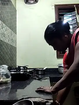 Webcam Model (yamini1431)  is live.Free join now!