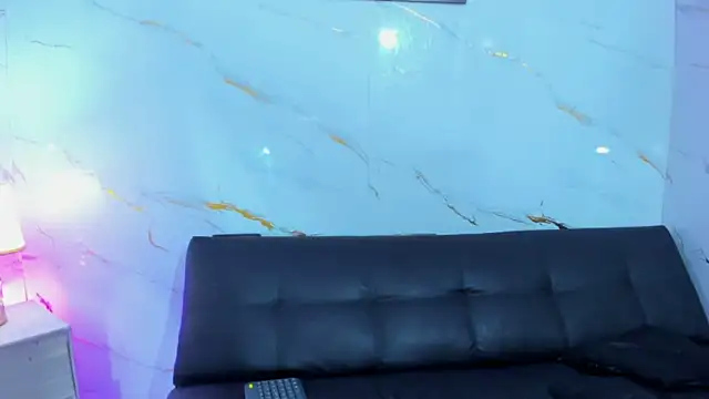 little_nicoll - Little_nicoll's free webcam - UK Sex Cams