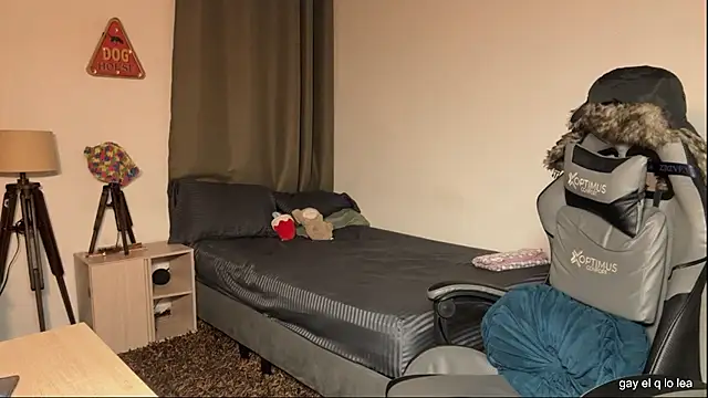 OopsAgain_'s live cam