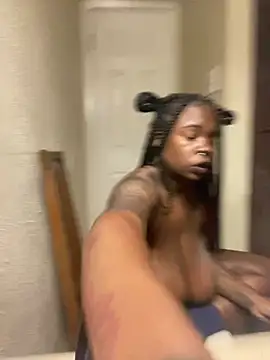 Webcam Model (WassamSavage)  is live.Free join now!