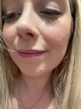 Cherry Auroraa (CherryAuroraa)