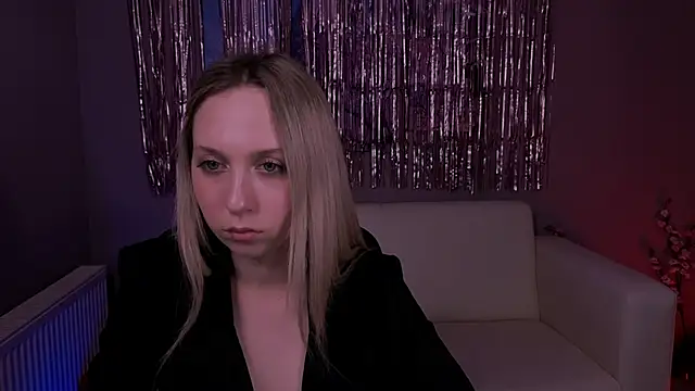 riley_sanders webcam