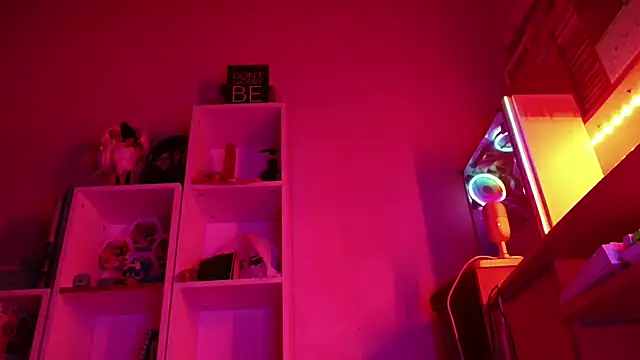 smokydee - SmokyDee's free webcam