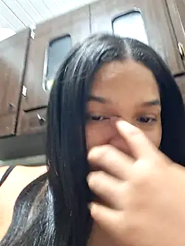 Webcam Model (AnnaMil3J)  is live.Free join now!