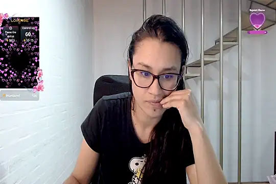 Jessie_Desire webcam