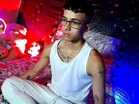 BEAUTIFUL_TWINK_COUPLE webcam