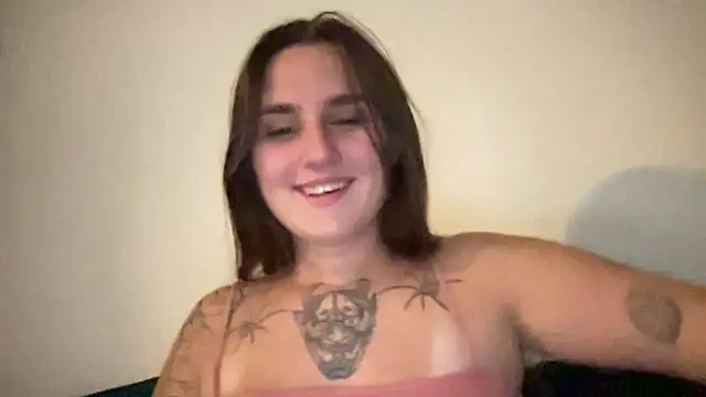 MilaHornyGirl webcam