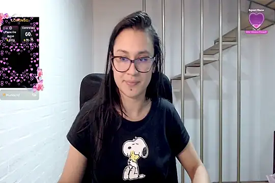 Jessie_Desire webcam