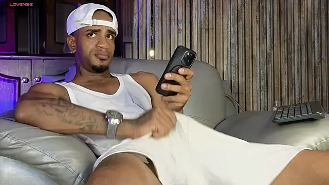 AaronCruz_'s live cam