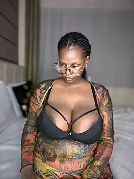 Webcam Model (ScarletMuseX)  is live.Free join now!