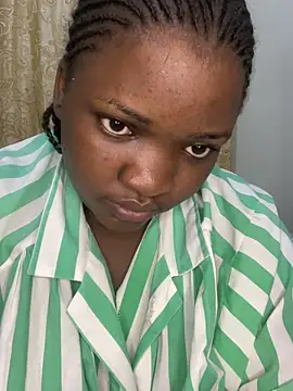 sweet18creamybigpussy webcam