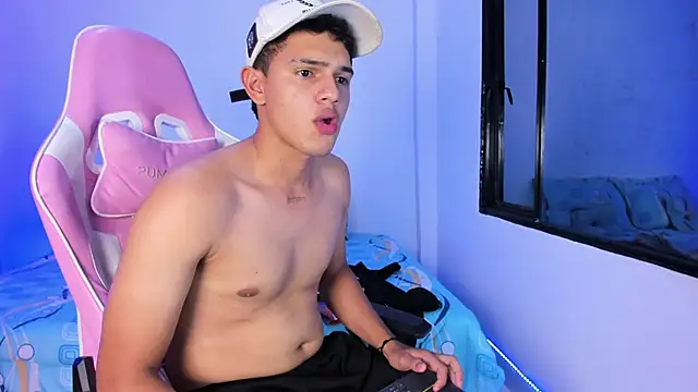 Adrian_Prime_ webcam