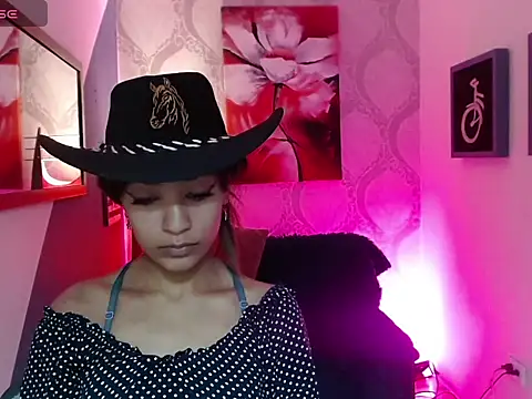 Scarleet_miaa webcam