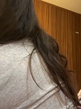 Mini_And_The_Bear webcam