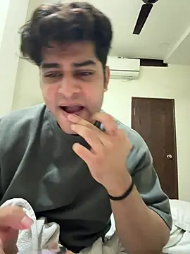 Vihaaanfucks's live cam