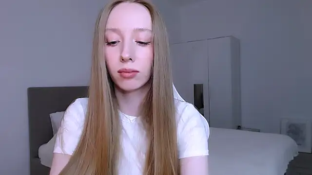 Luna_insniity webcam