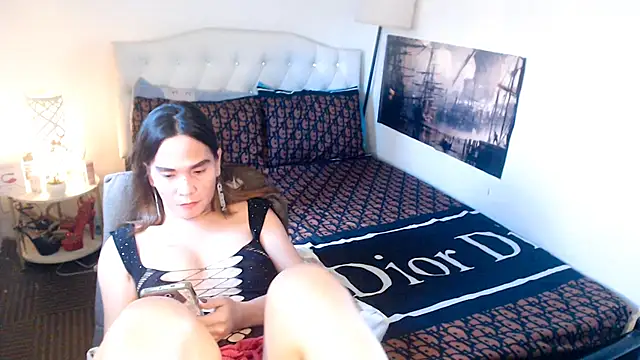NinaDOM4CUM webcam