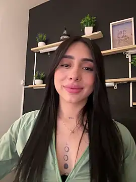 Webcam Model (isabella_jade)  is live.Free join now!