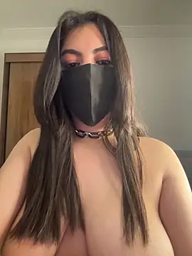 Hot-Sarah-arab from StripChat is Freechat