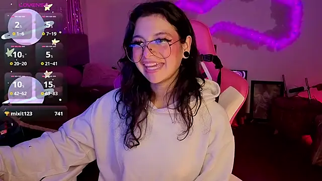 larah_uwu webcam