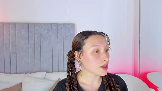 martina_077 - Martina_077's free webcam - UK Sex Cams