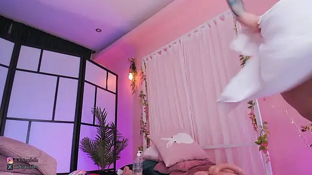 krissysinsx - KrissySinsx's free webcam - UK Sex Cams